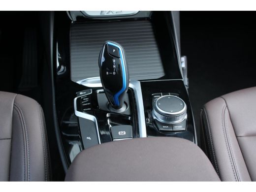 BMW iX3 Executive 80 kWh NL-AUTO SHADOW LINE | PANODAK | LEDER ActivLease financial lease