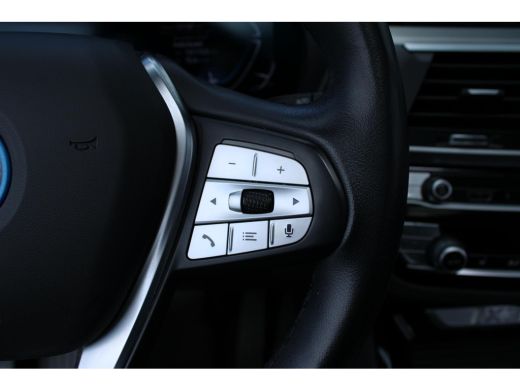 BMW iX3 Executive 80 kWh NL-AUTO SHADOW LINE | PANODAK | LEDER ActivLease financial lease
