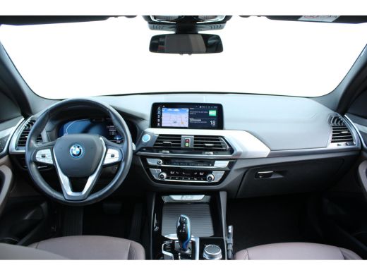 BMW iX3 Executive 80 kWh NL-AUTO SHADOW LINE | PANODAK | LEDER ActivLease financial lease