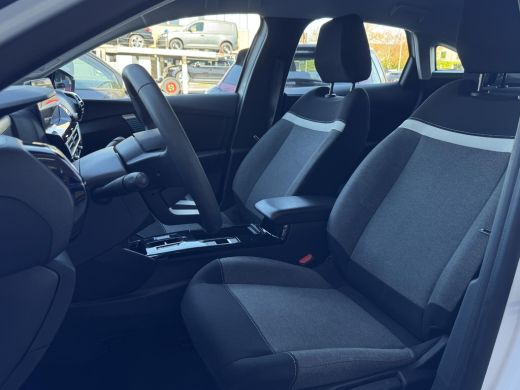 Citroën &euml;-C4 Live 50 kWh NL-AUTO | SOH 95% | NAVI ActivLease financial lease