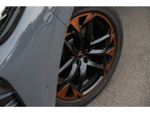 CUPRA Terramar 1.5 TSI e-Hybrid 272pk VZ Performance | Panoramadak | Trekhaak | 360 Camera | Sennheiser | 20" ActivLease financial lease