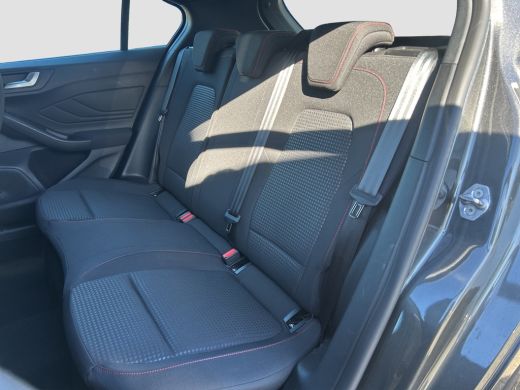 Ford Focus 1.0 ST Line Business | Winterpack | Camera | Cruise Control | CarPlay | | Cruise control | LED da... ActivLease financial lease