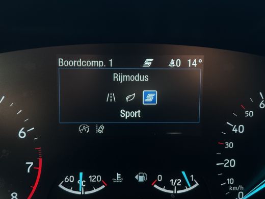 Ford Focus 1.0 ST Line Business | Winterpack | Camera | Cruise Control | CarPlay | | Cruise control | LED da... ActivLease financial lease