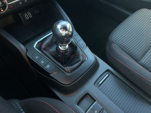 Ford Focus 1.0 ST Line Business | Winterpack | Camera | Cruise Control | CarPlay | | Cruise control | LED da... ActivLease financial lease