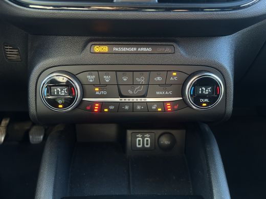 Ford Focus 1.0 ST Line Business | Winterpack | Camera | Cruise Control | CarPlay | | Cruise control | LED da... ActivLease financial lease