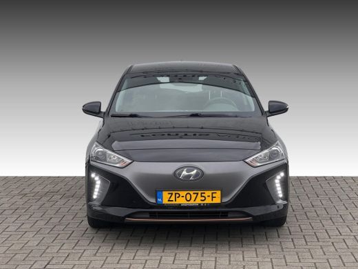 Hyundai IONIQ Comfort EV NL-AUTO | WINTERBANDEN | ECC | SOH 99% ActivLease financial lease