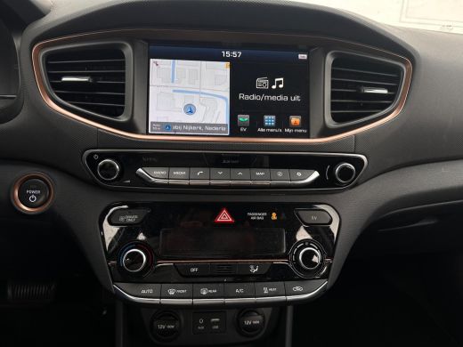 Hyundai IONIQ Comfort EV NL-AUTO | WINTERBANDEN | ECC | SOH 99% ActivLease financial lease