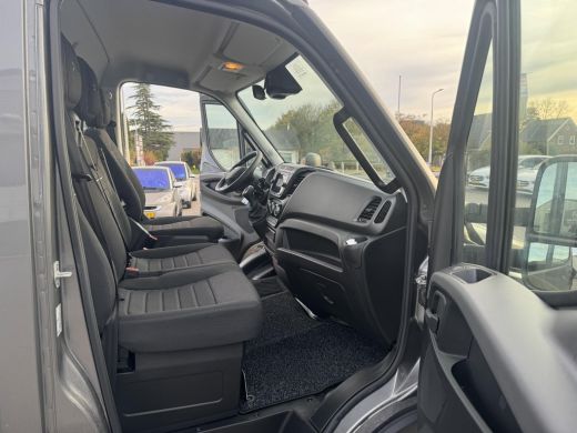 Iveco Daily 35C18H 3.0 410 BPM VRIJ /LAADBAK 7500KG/ AUTOMAAT/ ActivLease financial lease