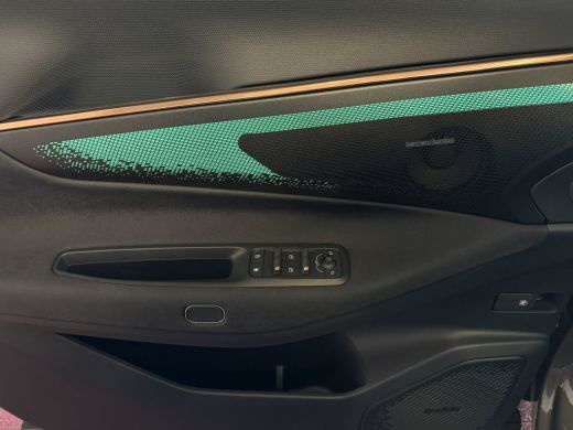 Lynk & Co 08 2026 345PK MORE 200KM ELEC. HYBRIDE MASSAGE STOEL VERW/VENTILATIE PANO MATRIX LED HARMAN KARDON 3... ActivLease financial lease