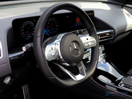 Mercedes-Benz EQC 400 4M | AMG | 80 kWh | Pano | LED | Ambiente | 20'' AMG | Parkeer Pakket | Camera | Batterij Cap... ActivLease financial lease