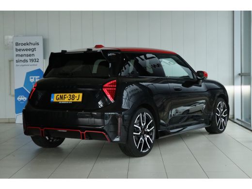 Mini Electric Cooper E John Cooper Works M 40.7 kWh | Adapt. Cruise | Harman & Kardon | Panoramadak | Stoel+Stu... ActivLease financial lease