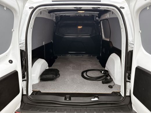 Nissan Townstar N-Connecta L2 45 kWh 100% EV. / Pdc.+Camera / Airco-ecc./ Radio-multimedia / Schuifdeur rechts / ... ActivLease financial lease