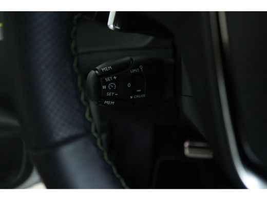 Peugeot 208 Hybrid 110 e-DCS6 GT | Cruise Control | Camera | Carplay | Keyless | Sfeerverlichting | LED | LMV... ActivLease financial lease