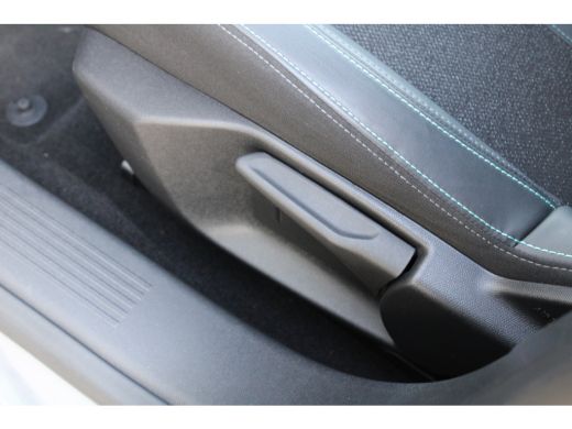 Peugeot 408 1.2 Hybrid 145 e-DCS6 Allure | Automaat | Navigatie | Camera | 19 Inch | Apple carplay | Originee... ActivLease financial lease