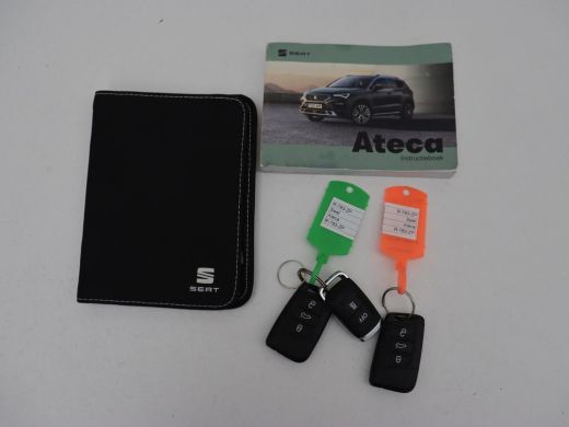 Seat Ateca 1.5 TSI FR Intense | Leder | Trekhaak | Stoelverwarming | Adaptive cruise | Standkachel | Camera ... ActivLease financial lease