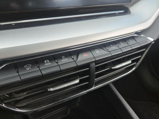 Skoda Octavia Combi 1.0 TSI Business Edition Plus NL-AUTO | PANODAK | TREKHAAK ActivLease financial lease