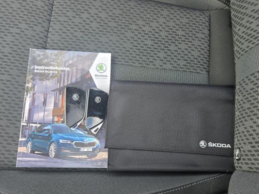 Skoda Octavia Combi 1.0 TSI Business Edition Plus NL-AUTO | PANODAK | TREKHAAK ActivLease financial lease