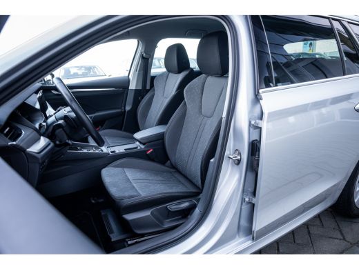 Skoda Octavia Combi 1.5 e-TSI Business Edition Plus | Afneembare Trekhaak  | Airco (automatisch) | Dodehoek det... ActivLease financial lease