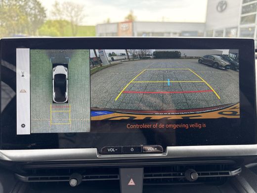 Toyota C-HR 1.8 Hybrid 140 First Edition **DODEHOEK DETECTIE/ 360 CAMERA/ ELEKTRONISCHE ACHTERKLEP** ActivLease financial lease