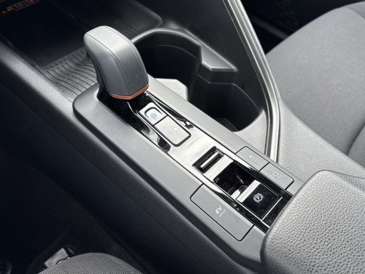 Toyota C-HR 1.8 Hybrid 140 First Edition **DODEHOEK DETECTIE/ 360 CAMERA/ ELEKTRONISCHE ACHTERKLEP** ActivLease financial lease