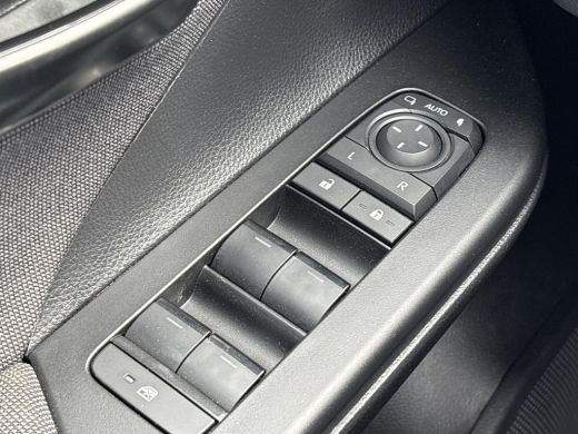 Toyota C-HR 1.8 Hybrid 140 First Edition **DODEHOEK DETECTIE/ 360 CAMERA/ ELEKTRONISCHE ACHTERKLEP** ActivLease financial lease