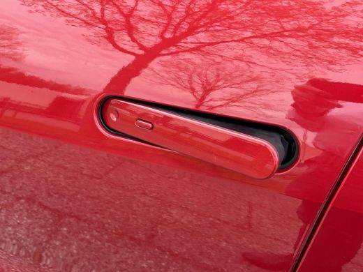 Toyota C-HR 1.8 Hybrid 140 First Edition **DODEHOEK DETECTIE/ 360 CAMERA/ ELEKTRONISCHE ACHTERKLEP** ActivLease financial lease