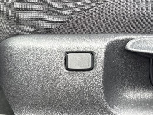 Toyota C-HR 1.8 Hybrid 140 First Edition **DODEHOEK DETECTIE/ 360 CAMERA/ ELEKTRONISCHE ACHTERKLEP** ActivLease financial lease