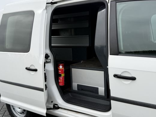 Volkswagen Caddy 2.0 TDI 4-MOTION E6 / L2H1 / MAXI / 4x4 / 1e EIG. / AIRCO / CRUISE / TREKHAAK / INRICHTING 220V ActivLease financial lease