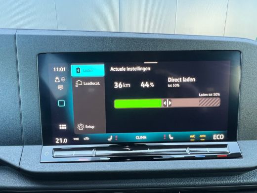 Volkswagen Caddy Kombi eHybrid | Trekhaak | Digitaal Dashboard | App Connect ActivLease financial lease