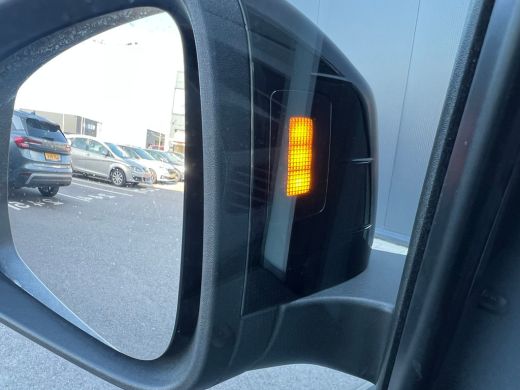 Volkswagen Caddy Kombi eHybrid | Trekhaak | Digitaal Dashboard | App Connect ActivLease financial lease