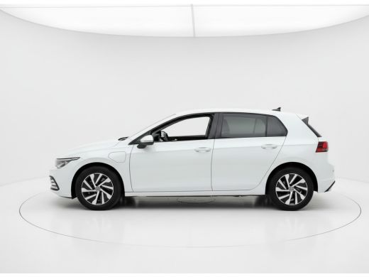 Volkswagen Golf 1.4 eHybrid 204PK DSG STYLE CAMERA/NAVI/STUURVERW. ActivLease financial lease