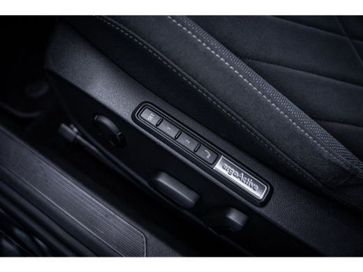 Volkswagen Golf 1.4 eHybrid Style | Achteruitrijcamera | Comfortstoel(en) | Cruise control adaptief met Stop&Go e... ActivLease financial lease