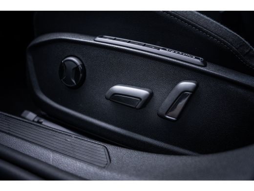 Volkswagen Golf 1.4 eHybrid Style | Achteruitrijcamera | Comfortstoel(en) | Cruise control adaptief met Stop&Go e... ActivLease financial lease