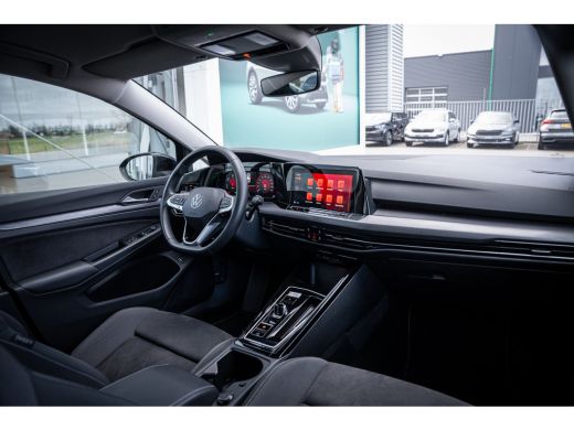 Volkswagen Golf 1.4 eHybrid Style | Achteruitrijcamera | Comfortstoel(en) | Cruise control adaptief met Stop&Go e... ActivLease financial lease