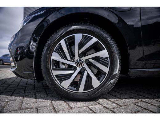 Volkswagen Golf 1.4 eHybrid Style | Achteruitrijcamera | Comfortstoel(en) | Cruise control adaptief met Stop&Go e... ActivLease financial lease