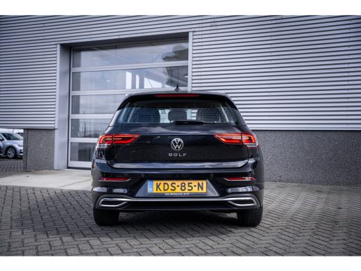 Volkswagen Golf 1.4 eHybrid Style | Achteruitrijcamera | Comfortstoel(en) | Cruise control adaptief met Stop&Go e... ActivLease financial lease