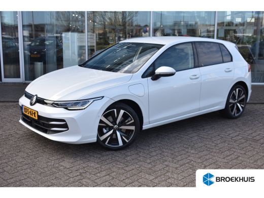 Volkswagen Golf 1.5 eHybrid 204PK DSG-6 Life Edition | TREKHAAK | STOEL + STUURVERW. | 18 INCH | NAVIGATIE | APP ...