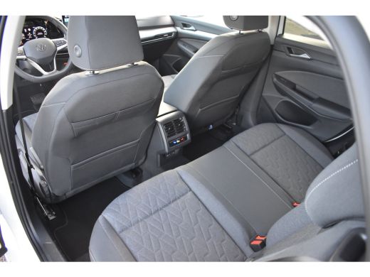 Volkswagen Golf 1.5 eHybrid 204PK DSG-6 Life Edition | TREKHAAK | STOEL + STUURVERW. | 18 INCH | NAVIGATIE | APP ... ActivLease financial lease