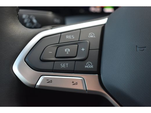 Volkswagen Golf 1.5 eHybrid 204PK DSG-6 Life Edition | TREKHAAK | STOEL + STUURVERW. | 18 INCH | NAVIGATIE | APP ... ActivLease financial lease