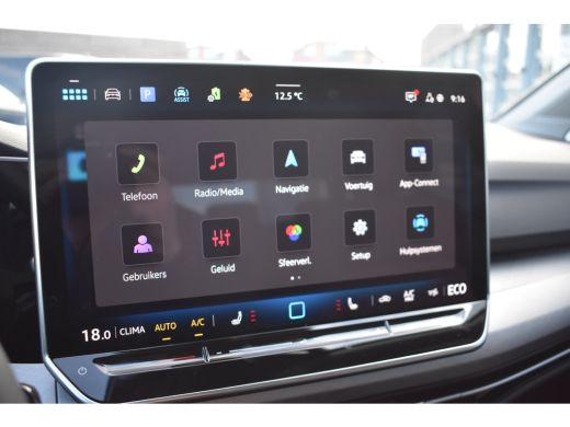 Volkswagen Golf 1.5 eHybrid 204PK DSG-6 Life Edition | TREKHAAK | STOEL + STUURVERW. | 18 INCH | NAVIGATIE | APP ... ActivLease financial lease