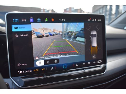 Volkswagen Golf 1.5 eHybrid 204PK DSG-6 Life Edition | TREKHAAK | STOEL + STUURVERW. | 18 INCH | NAVIGATIE | APP ... ActivLease financial lease