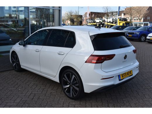 Volkswagen Golf 1.5 eHybrid 204PK DSG-6 Life Edition | TREKHAAK | STOEL + STUURVERW. | 18 INCH | NAVIGATIE | APP ... ActivLease financial lease