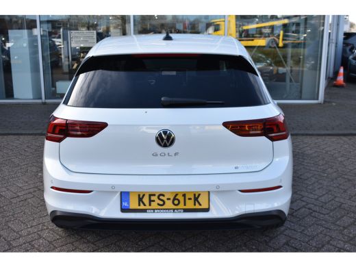 Volkswagen Golf 1.5 eHybrid 204PK DSG-6 Life Edition | TREKHAAK | STOEL + STUURVERW. | 18 INCH | NAVIGATIE | APP ... ActivLease financial lease