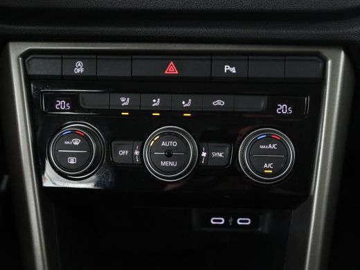 Volkswagen T-Roc 1.0 TSI Style Business | Trekhaak | Camera | Adaptive cruise | Carplay | Navigatie | Side Assist ... ActivLease financial lease