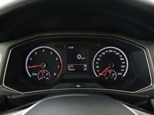 Volkswagen T-Roc 1.0 TSI Style Business | Trekhaak | Camera | Adaptive cruise | Carplay | Navigatie | Side Assist ... ActivLease financial lease