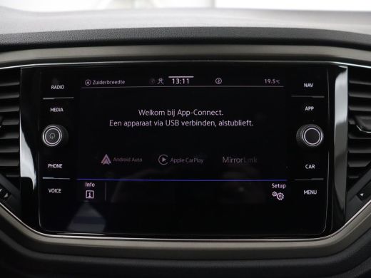 Volkswagen T-Roc 1.0 TSI Style Business | Trekhaak | Camera | Adaptive cruise | Carplay | Navigatie | Side Assist ... ActivLease financial lease