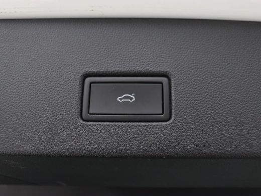 Volkswagen T-Roc 1.0 TSI Style Business | Trekhaak | Camera | Adaptive cruise | Carplay | Navigatie | Side Assist ... ActivLease financial lease