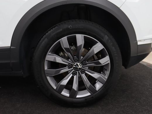 Volkswagen T-Roc 1.0 TSI Style Business | Trekhaak | Camera | Adaptive cruise | Carplay | Navigatie | Side Assist ... ActivLease financial lease