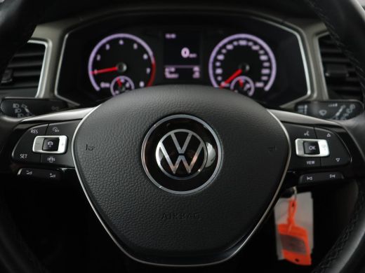 Volkswagen T-Roc 1.0 TSI Style Business | Trekhaak | Camera | Adaptive cruise | Carplay | Navigatie | Side Assist ... ActivLease financial lease