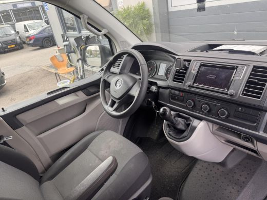 Volkswagen Transporter 2.0 TDI L1H1 Highline / EURO 6 / AIRCO /NAVI / ActivLease financial lease